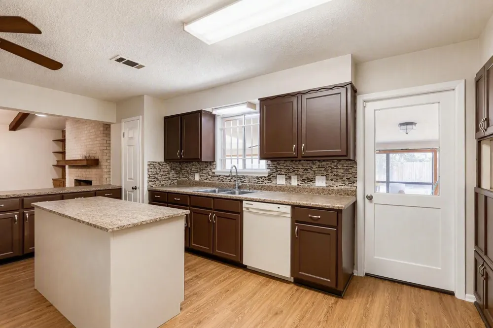 3017 Val Drive Austin, TX 78723