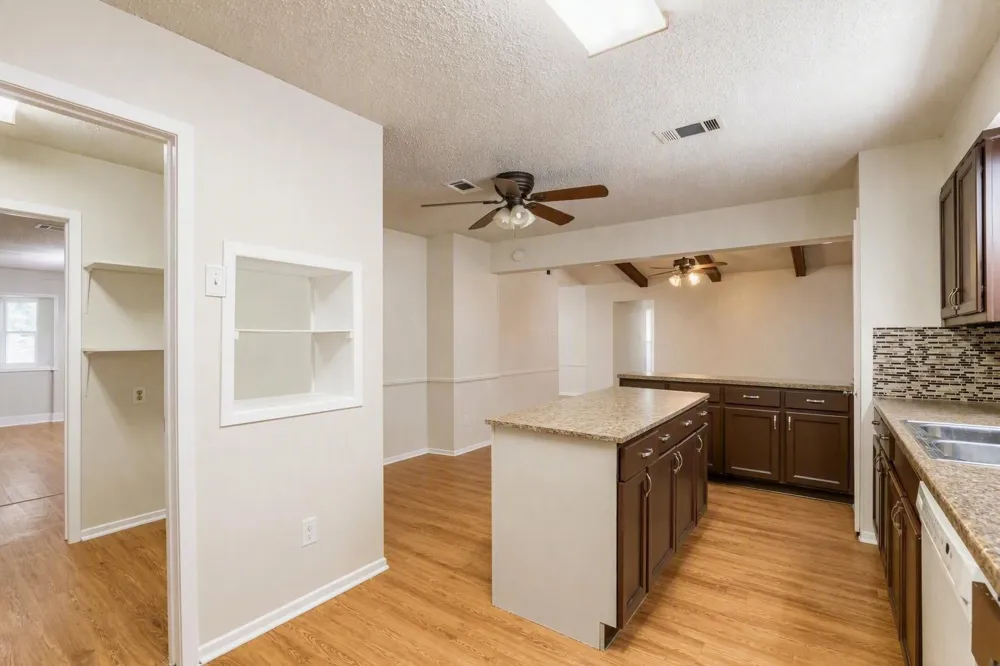 3017 Val Drive Austin, TX 78723