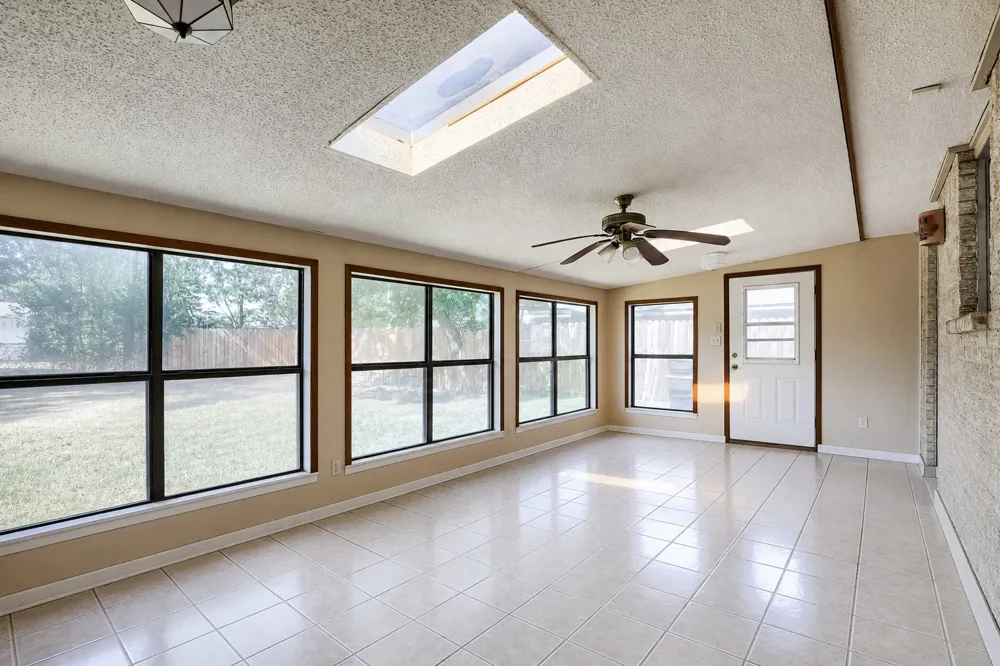 3017 Val Drive Austin, TX 78723