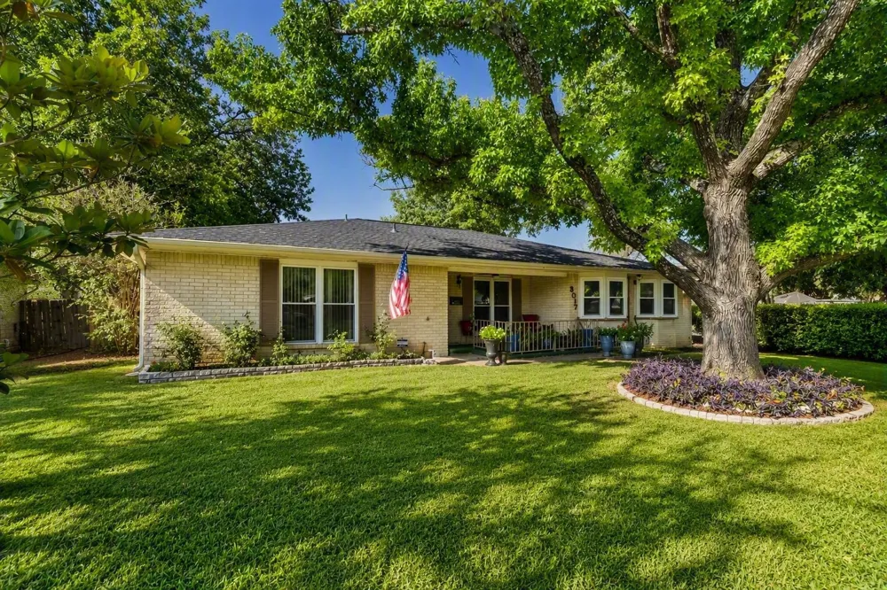 3017 Val Drive Austin, TX 78723