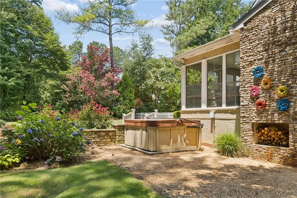 4770 Hamptons Drive Alpharetta, GA 30004