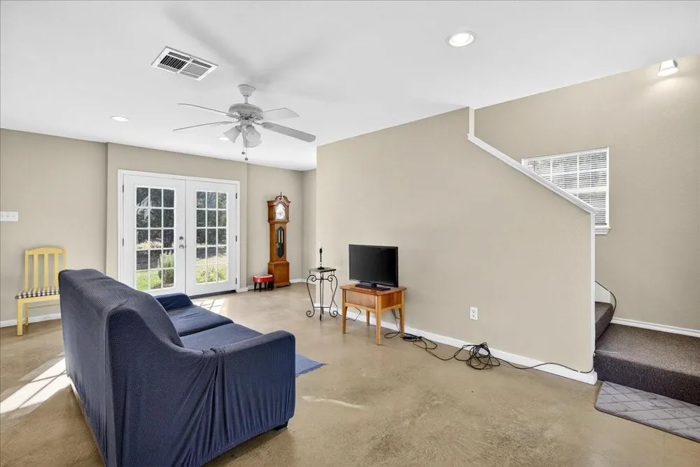 1603 VZ CR 2908 Eustace, TX 75124