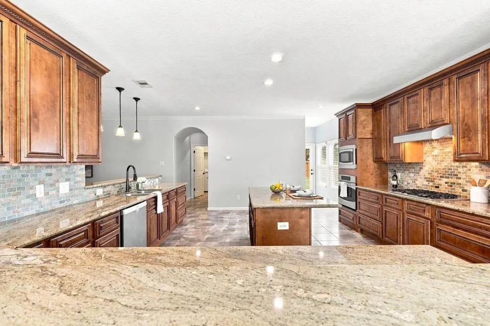605 Brunswick Drive League City, TX 77573