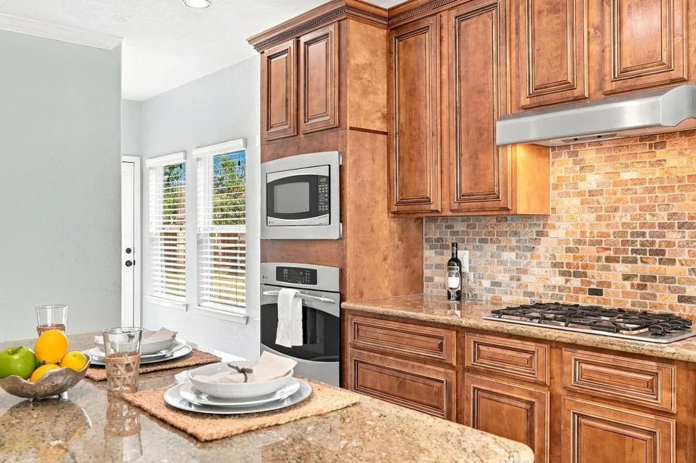 605 Brunswick Drive League City, TX 77573