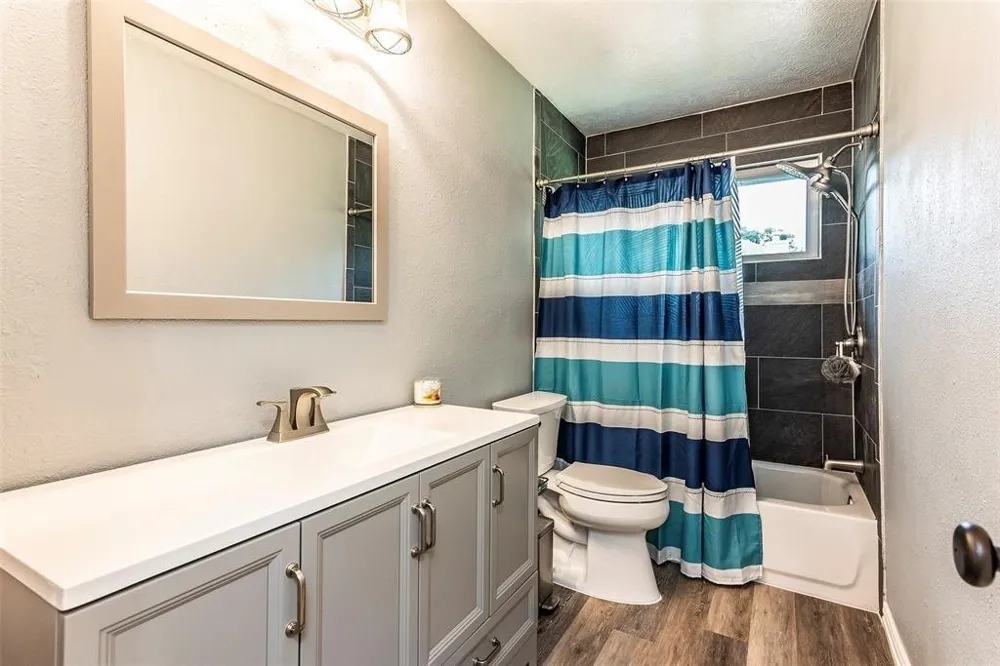 16206 Ruffian Drive Friendswood, TX 77546