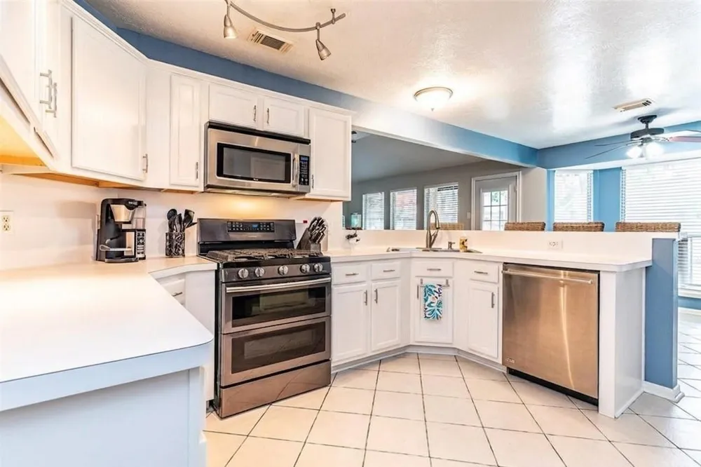 16206 Ruffian Drive Friendswood, TX 77546