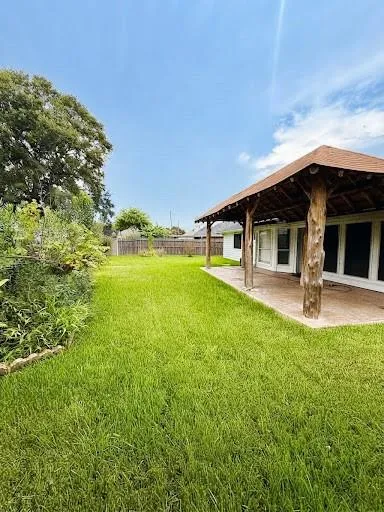 16206 Ruffian Drive Friendswood, TX 77546