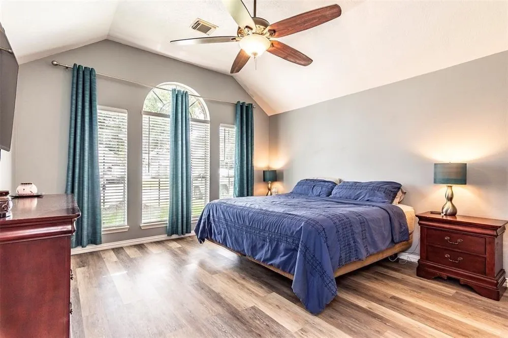 16206 Ruffian Drive Friendswood, TX 77546