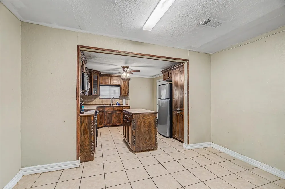 126 Huisache Street Lake Jackson, TX 77566