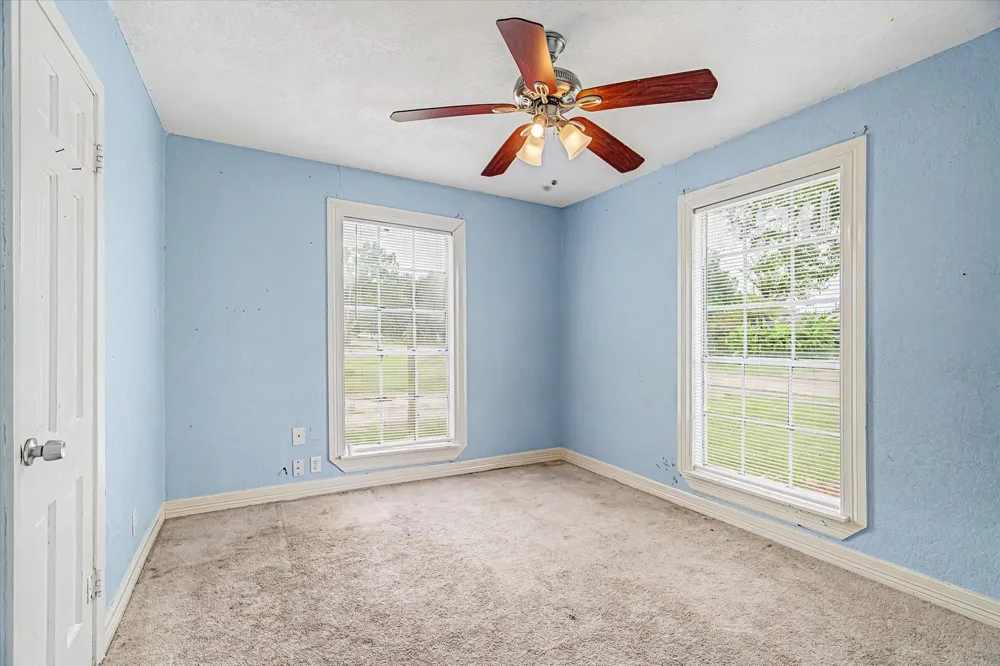 126 Huisache Street Lake Jackson, TX 77566