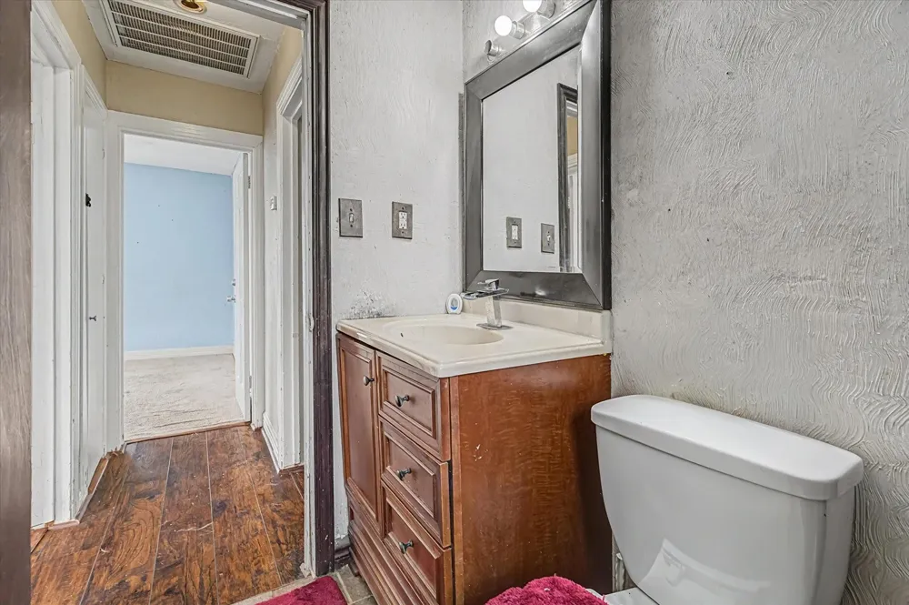 126 Huisache Street Lake Jackson, TX 77566