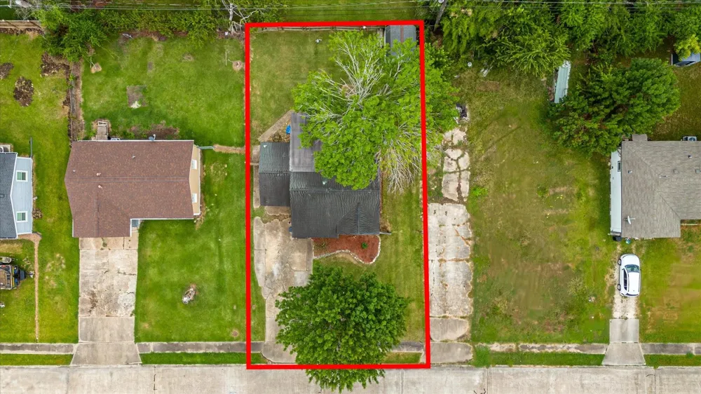 126 Huisache Street Lake Jackson, TX 77566