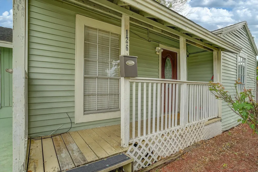126 Huisache Street Lake Jackson, TX 77566