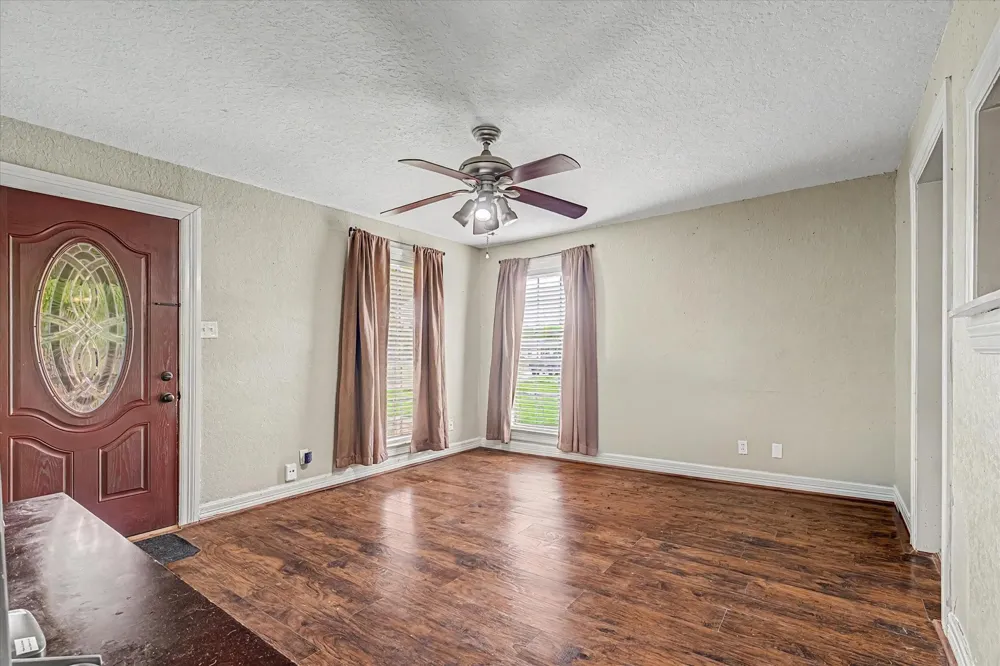126 Huisache Street Lake Jackson, TX 77566