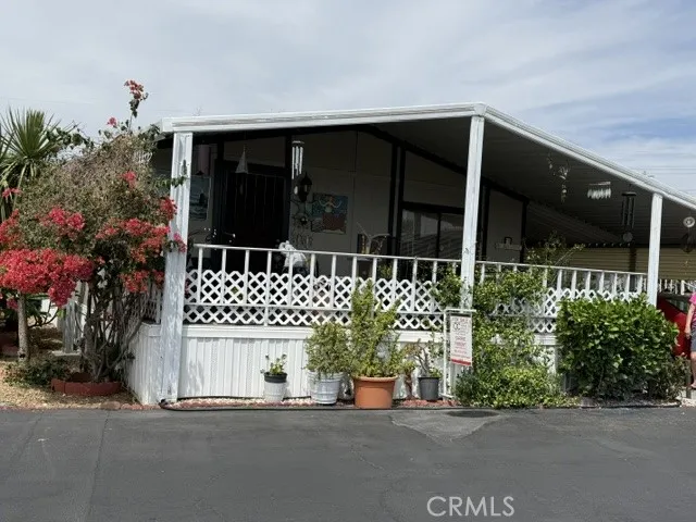 1540 E Trenton Orange, CA 92867