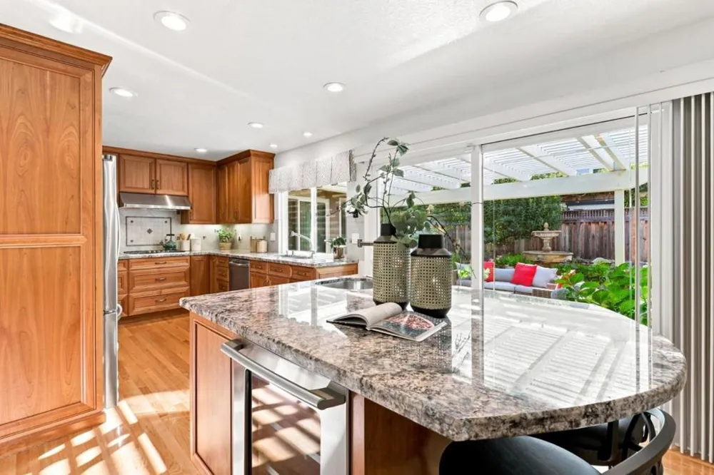 6568 Broadacres Drive San Jose, CA 95120