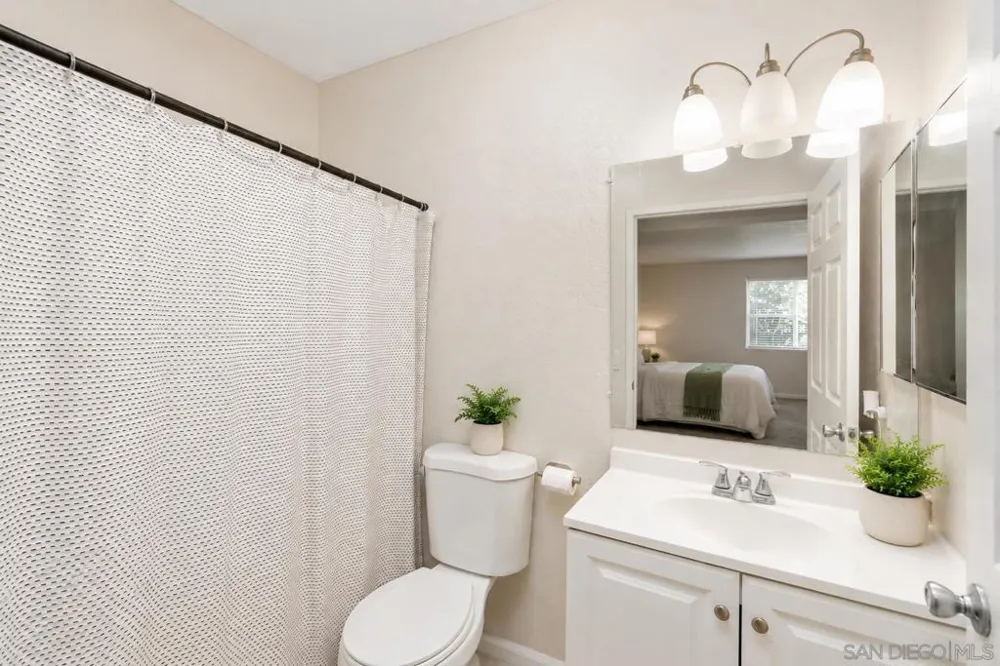868 E Alvarado #28 Fallbrook, CA 92028