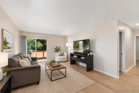 868 E Alvarado #28