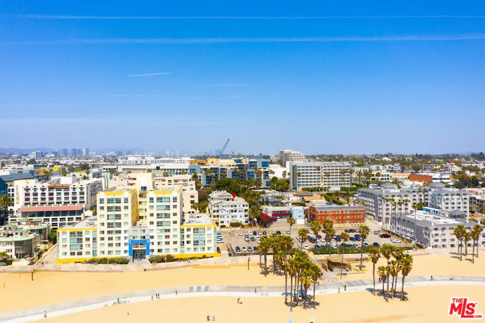 1751 APPIAN WAY #203 Santa Monica, CA 90401