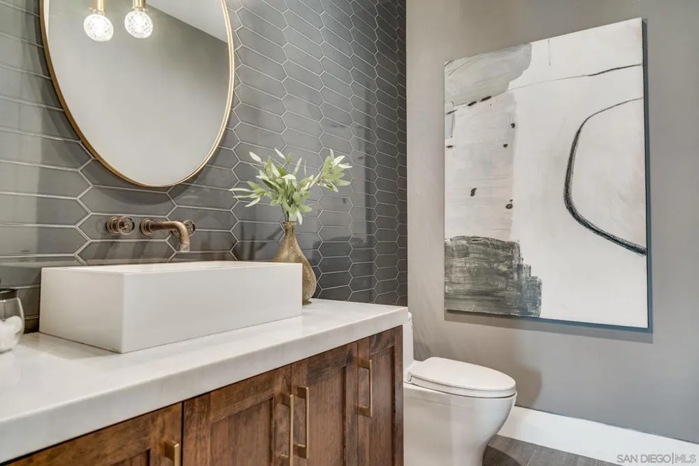 6389 Castejon La Jolla, CA 92037