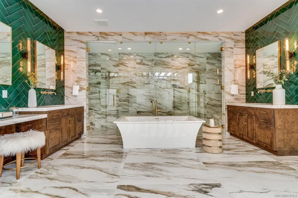 6389 Castejon La Jolla, CA 92037