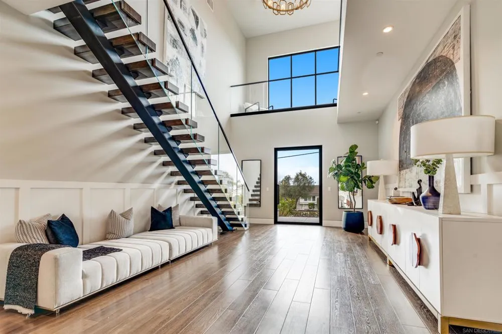 6389 Castejon La Jolla, CA 92037