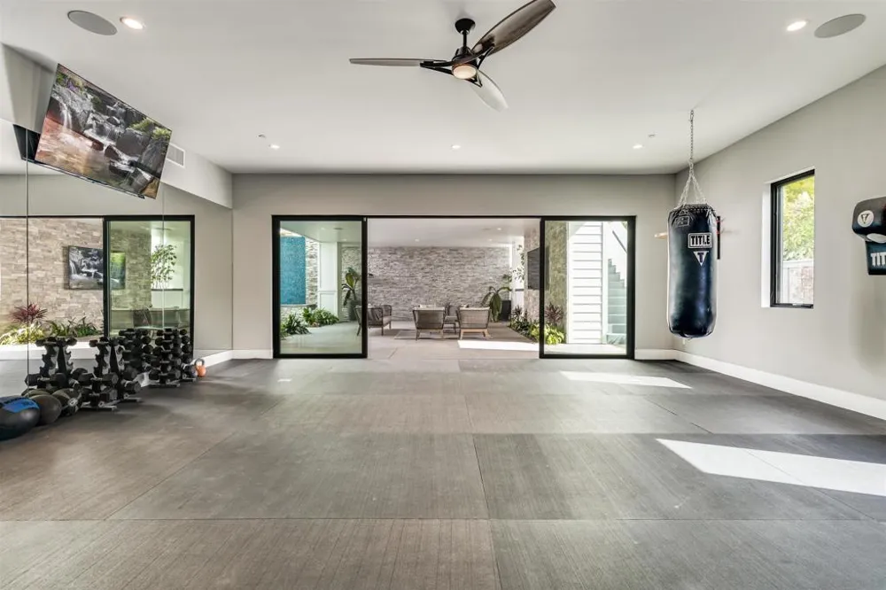 6389 Castejon La Jolla, CA 92037