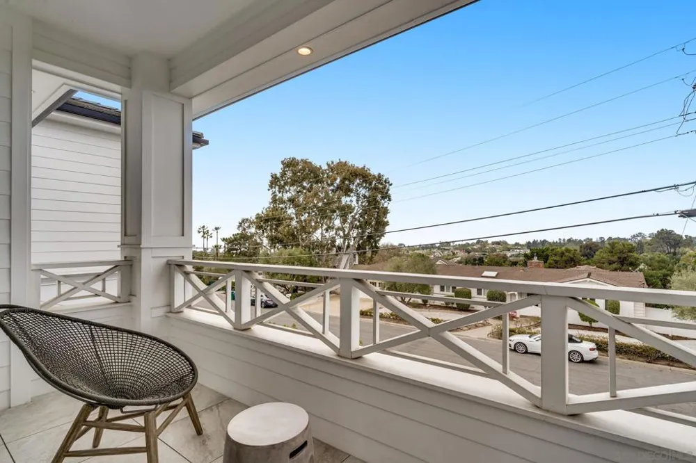 6389 Castejon La Jolla, CA 92037