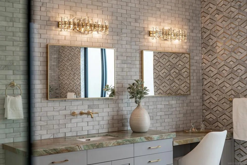 6389 Castejon La Jolla, CA 92037