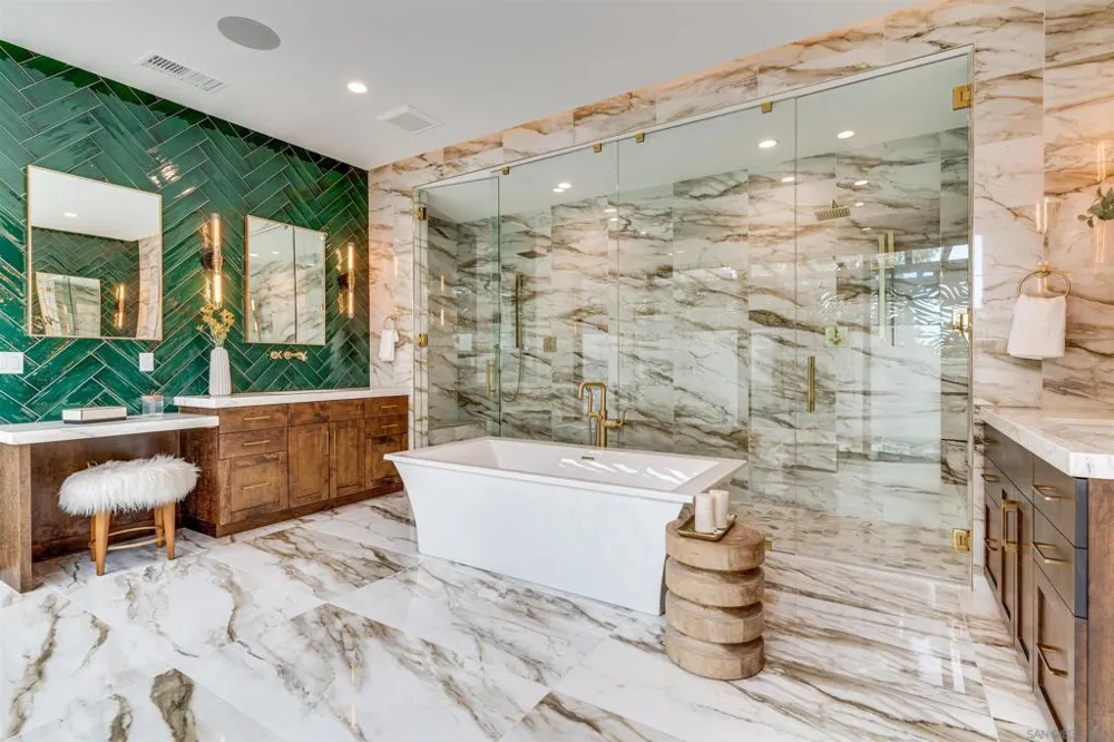 6389 Castejon La Jolla, CA 92037