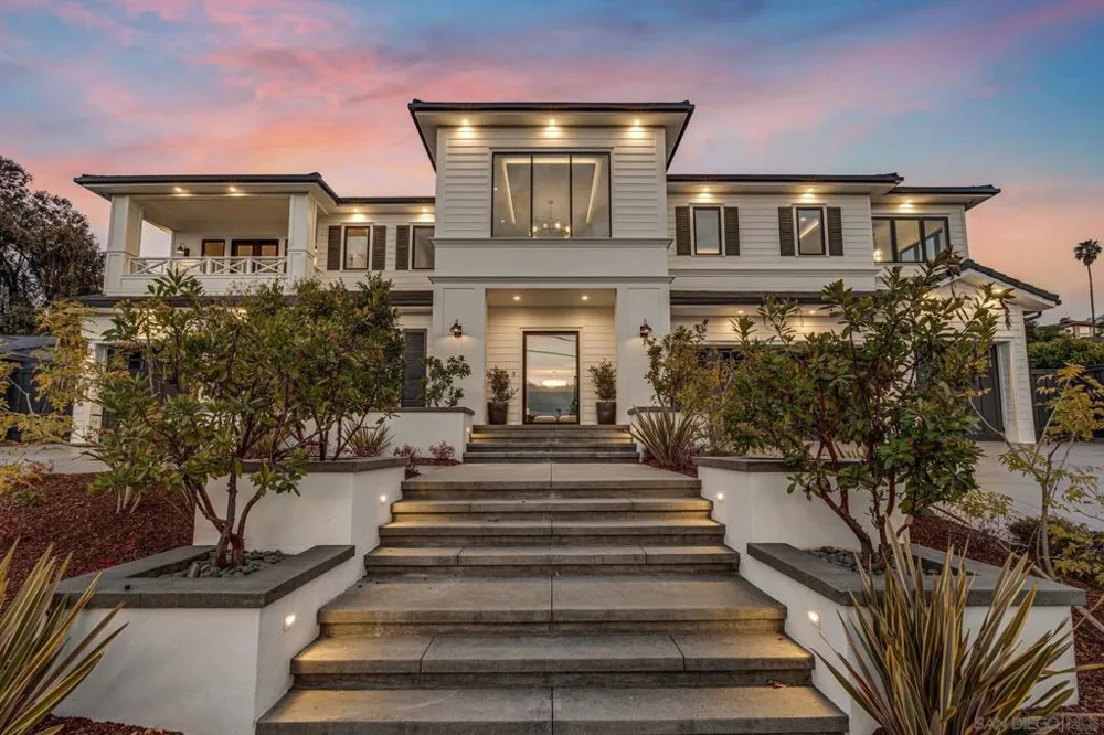 6389 Castejon La Jolla, CA 92037