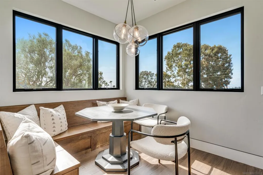 6389 Castejon La Jolla, CA 92037