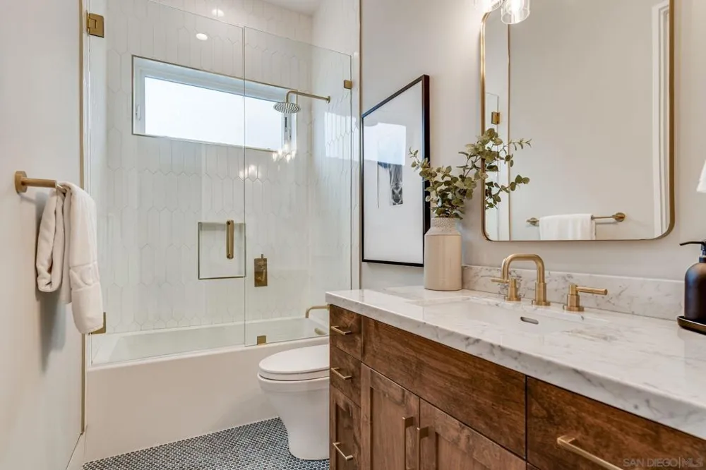 6389 Castejon La Jolla, CA 92037