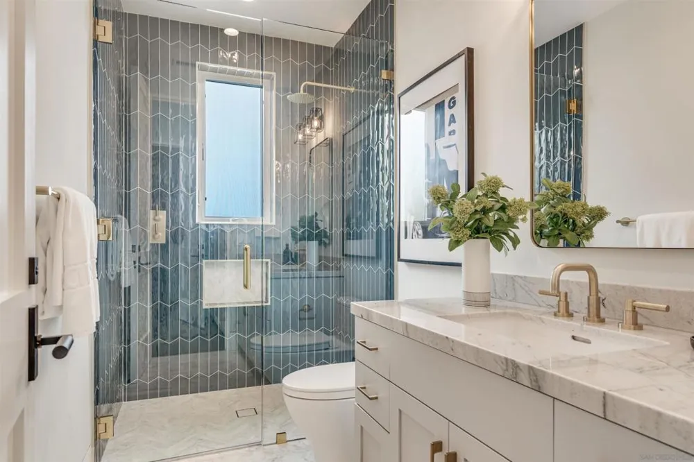6389 Castejon La Jolla, CA 92037