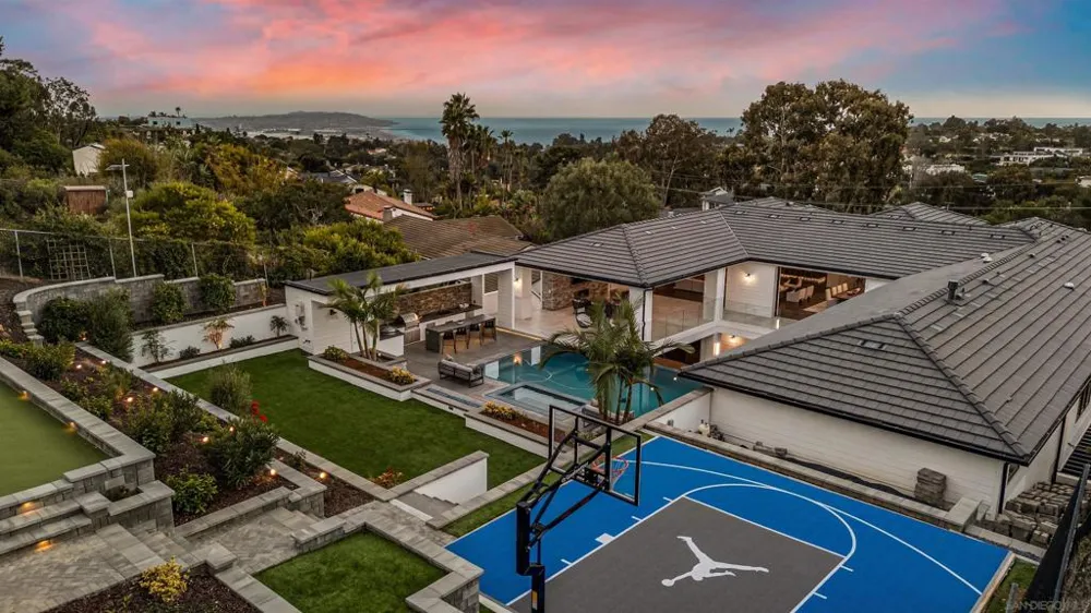 6389 Castejon La Jolla, CA 92037