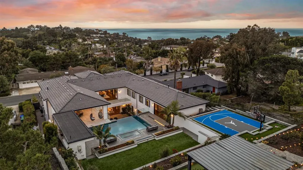 6389 Castejon La Jolla, CA 92037