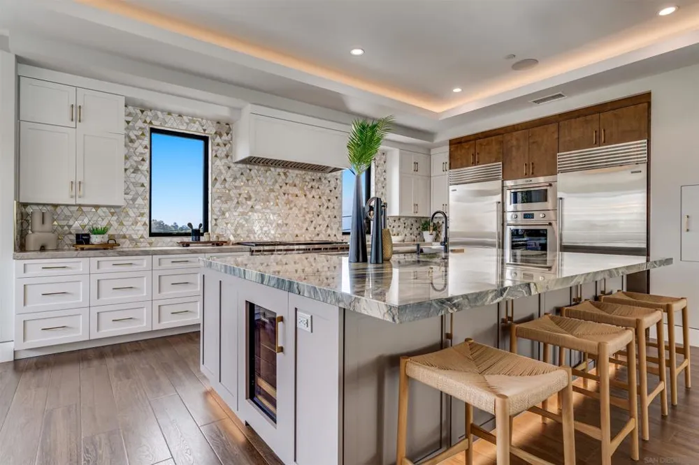 6389 Castejon La Jolla, CA 92037