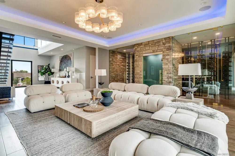 6389 Castejon La Jolla, CA 92037