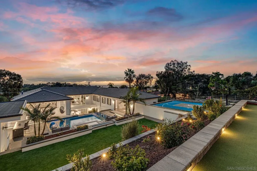 6389 Castejon La Jolla, CA 92037