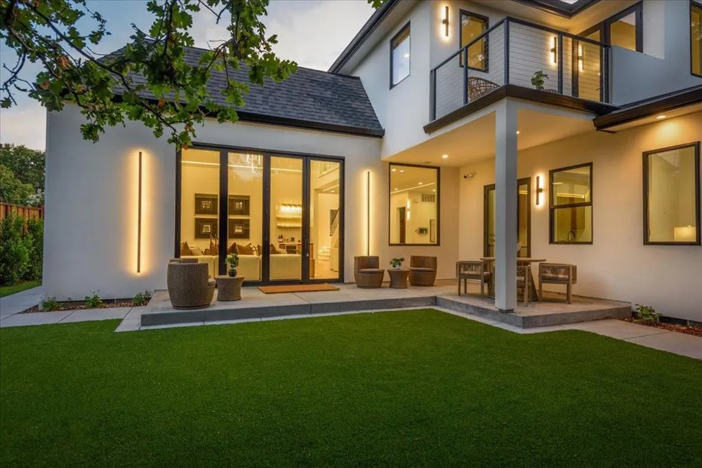 3841 Alameda De Las Pulgas Menlo Park, CA 94025
