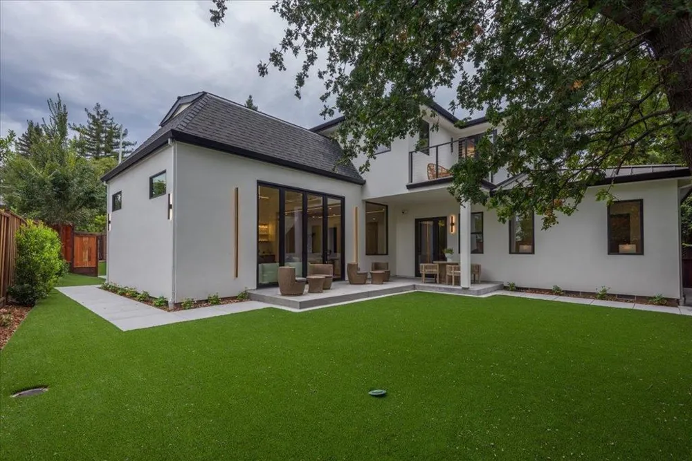 3841 Alameda De Las Pulgas Menlo Park, CA 94025