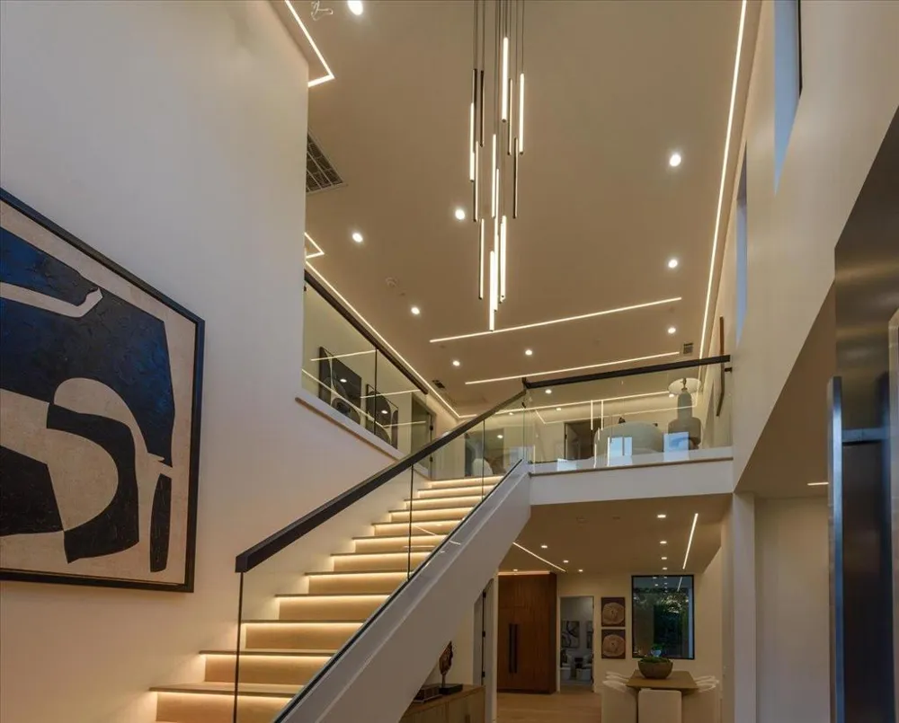 3841 Alameda De Las Pulgas Menlo Park, CA 94025