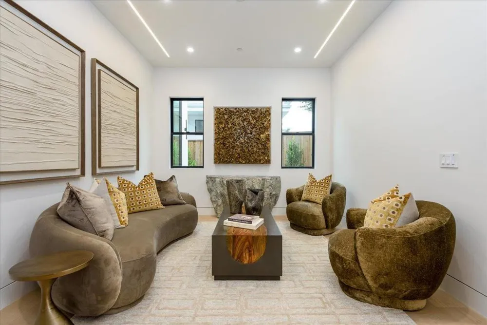 3841 Alameda De Las Pulgas Menlo Park, CA 94025