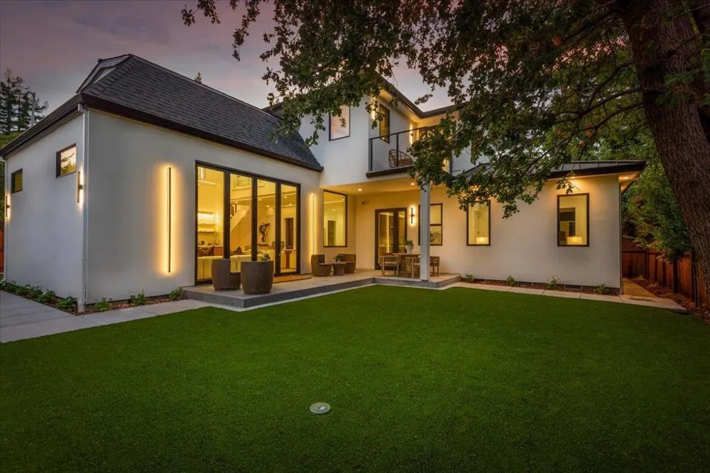 3841 Alameda De Las Pulgas Menlo Park, CA 94025