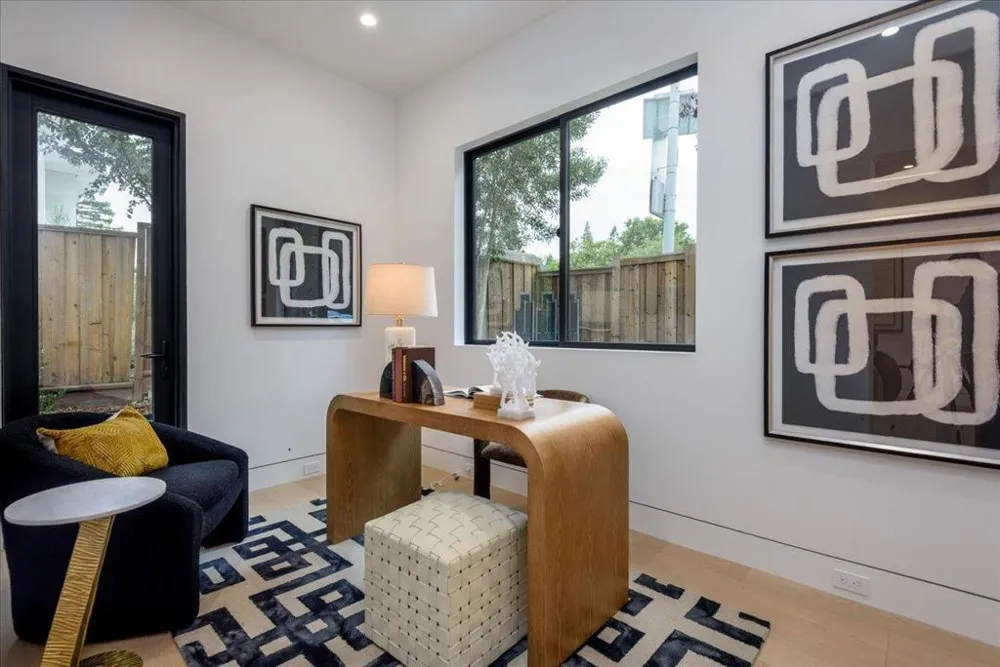 3841 Alameda De Las Pulgas Menlo Park, CA 94025