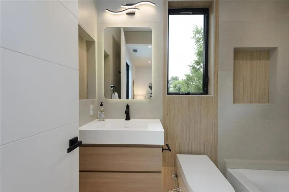 3841 Alameda De Las Pulgas Menlo Park, CA 94025