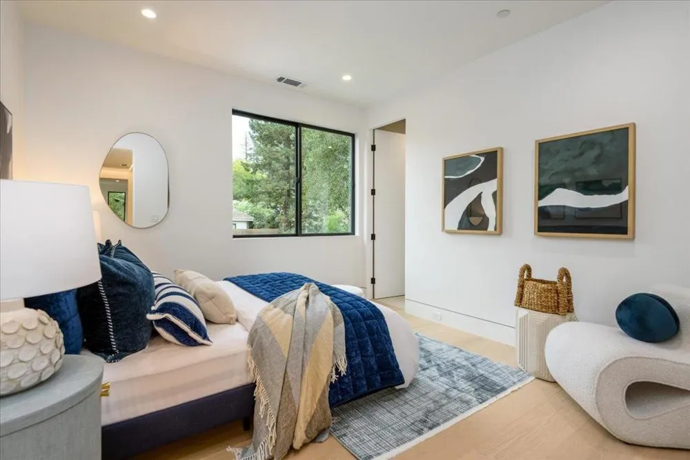 3841 Alameda De Las Pulgas Menlo Park, CA 94025