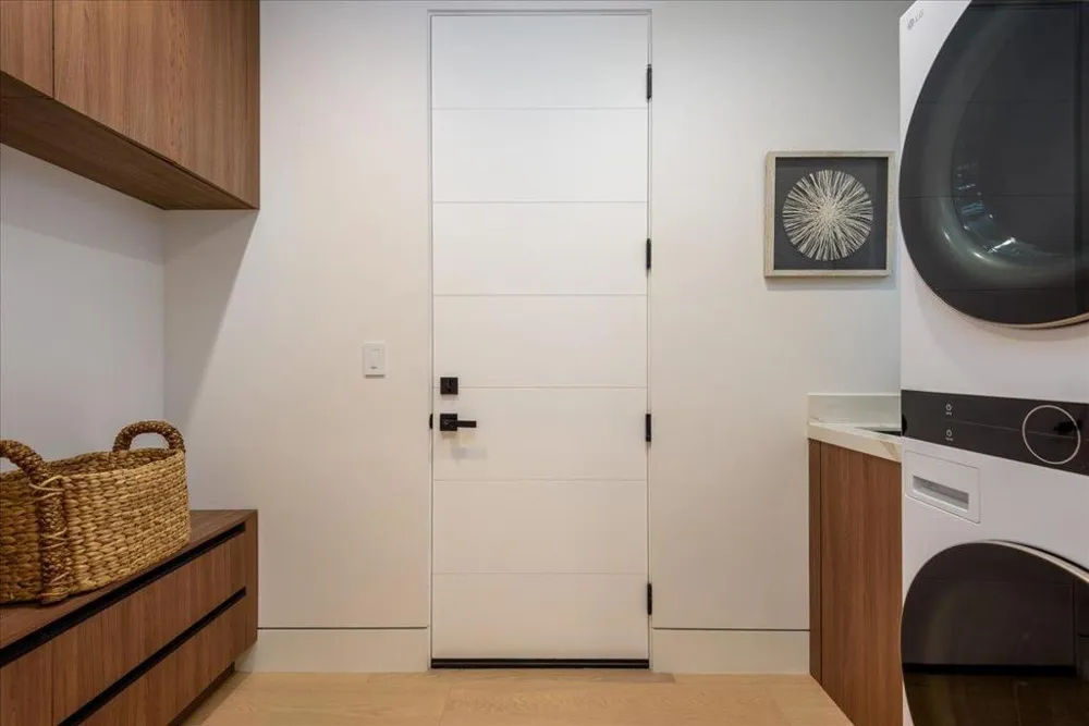 3841 Alameda De Las Pulgas Menlo Park, CA 94025