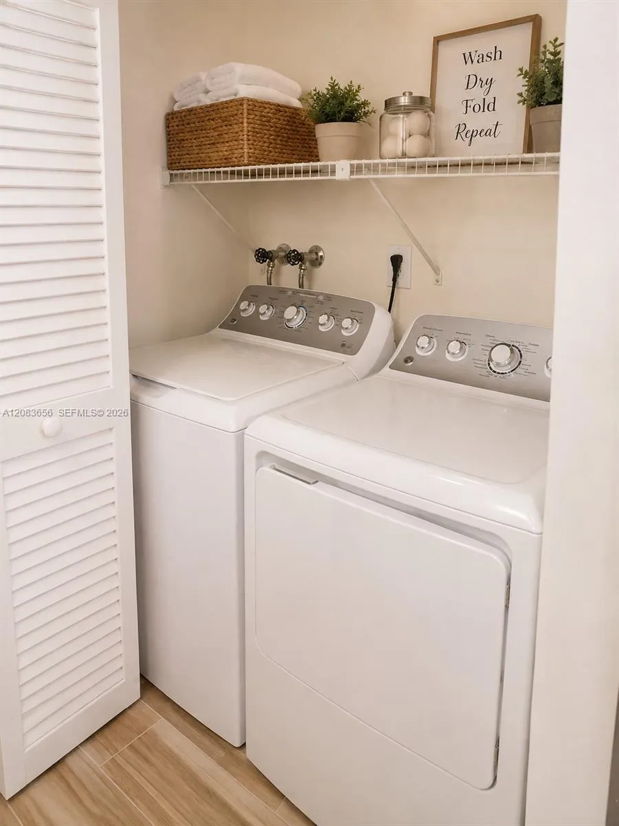 3158 Pine Island Rd #907 Sunrise, FL 33351