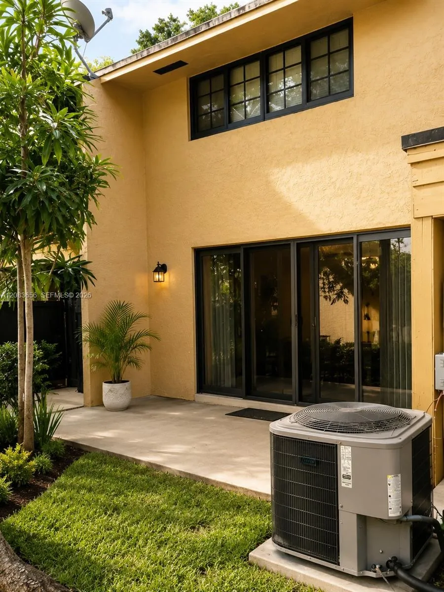 3158 Pine Island Rd #907 Sunrise, FL 33351